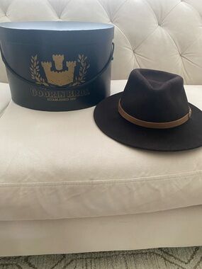 Goorin Bros Dark Brown Fedora with Tan Band and Box